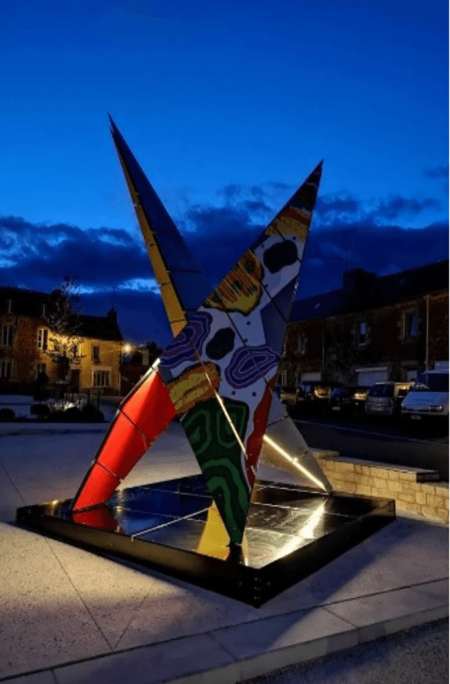 Sculpture sur le port de Goas Vilinic rendant hommage aux marins